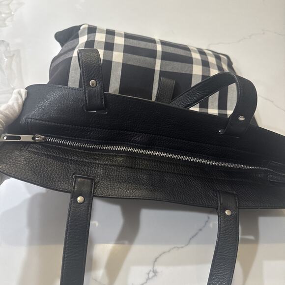 Burberry Stowell Large Black White Plaid Tote With Fuchsia Interior - Picture 12 of 14